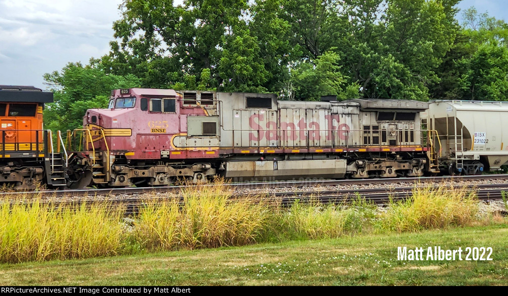 BNSF 625. Another warbonnet for the albums. 